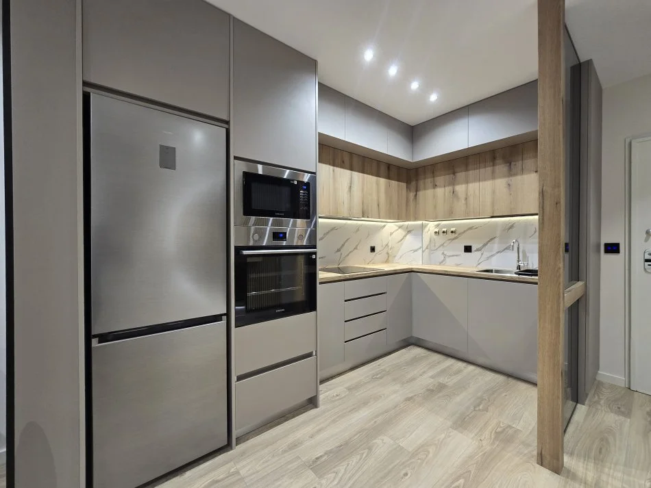 Tirane, jepet me qera apartament 2+1 Kati 3, 1.500 m² 1.500 € (Myslym Shyri)