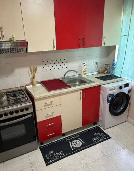 Tirane, jepet me qera apartament 1+1 Kati 1, 67 m² 410 € (Brryli)