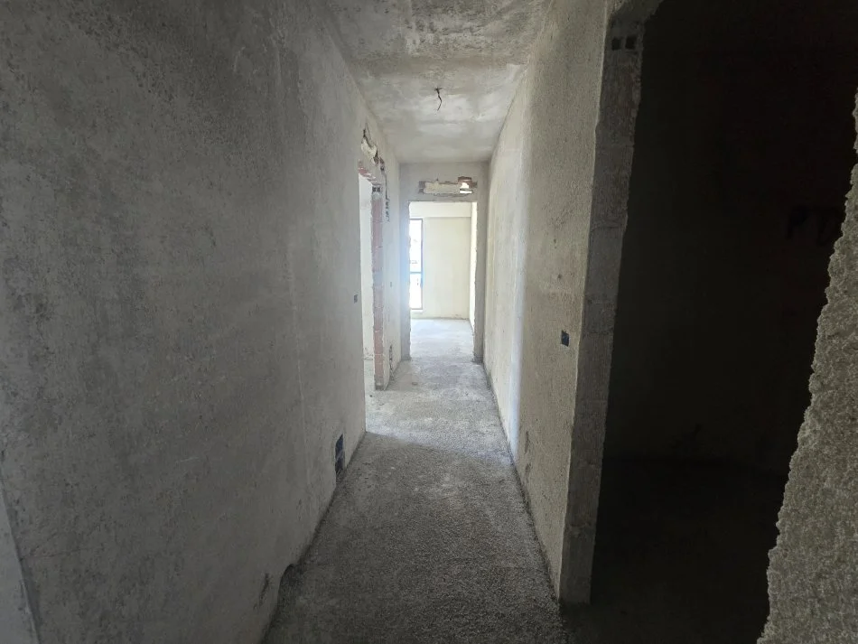 Tirane, shitet apartament 2+1 Kati 3, 91 m² 137.500 € (Fusha e Aviacionit)