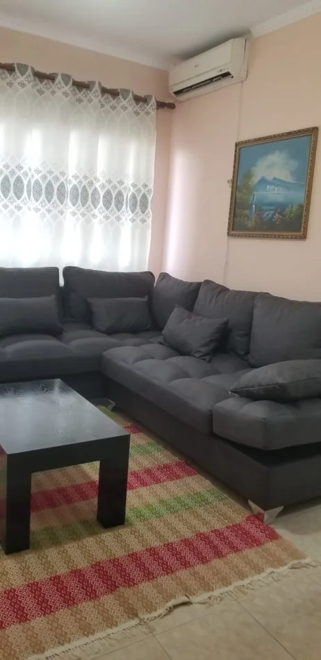 Tirane, jap me qera apartament 1+1+Ballkon Kati 2, 45 m² (Fusha e Aviacionit)