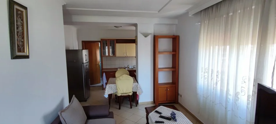 Tirane, jepet me qera apartament 1+1 Kati 6, 70 m² 500 € (Rruga e Barrikadave)