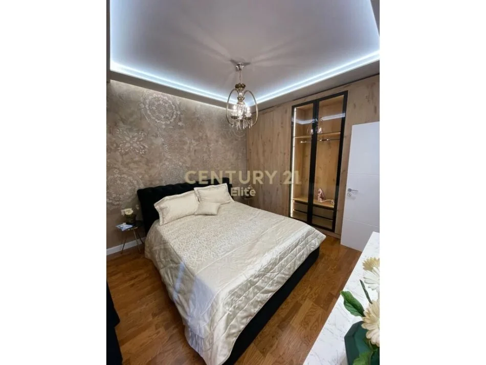Tirane, jepet me qera apartament 1+1 Kati 6, 50 m² 750 € 