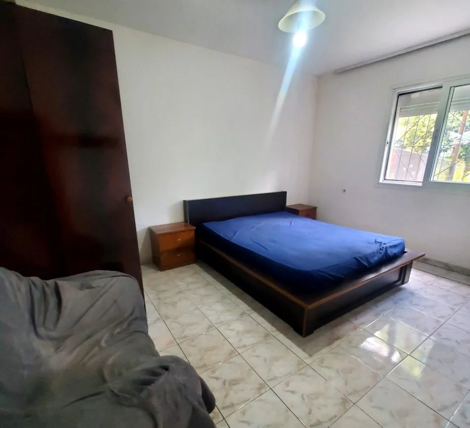 Tirane, jepet me qera apartament 1+1 Kati 1, 57 m² 250 € (Siri Kodra)