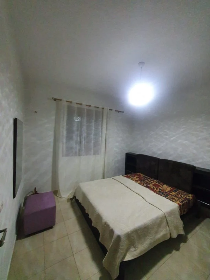 Tirane, jepet me qera apartament 1+1 Kati 2, 60 m² 450 € (Selitë)