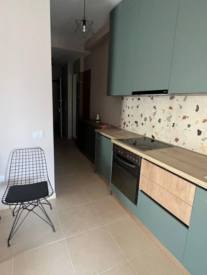 Tirane, jepet me qera apartament 1+1 Kati 5, 60 m² 500 € (Laprake, Rruga Dritan Hoxha)
