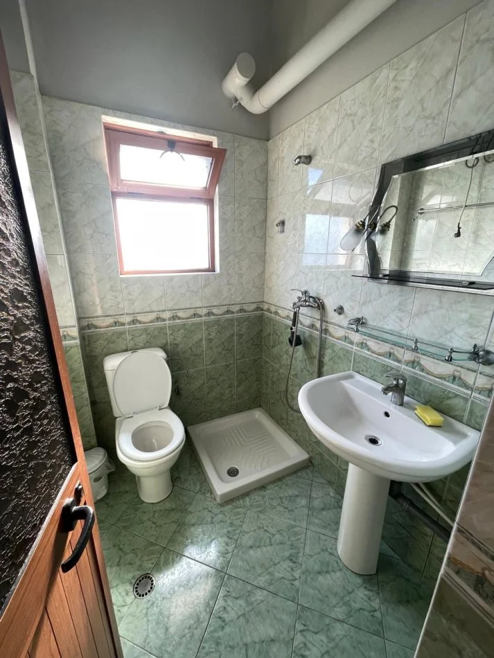 Tirane, jepet me qera apartament 1+1 Kati 6, 50 m² 300 € (Qytet Studenti)