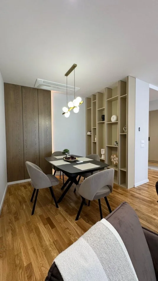 Tirane, jepet me qera apartament 2+1+Ballkon Kati 10, 130 m² 2.200 € (Lake View Residence)