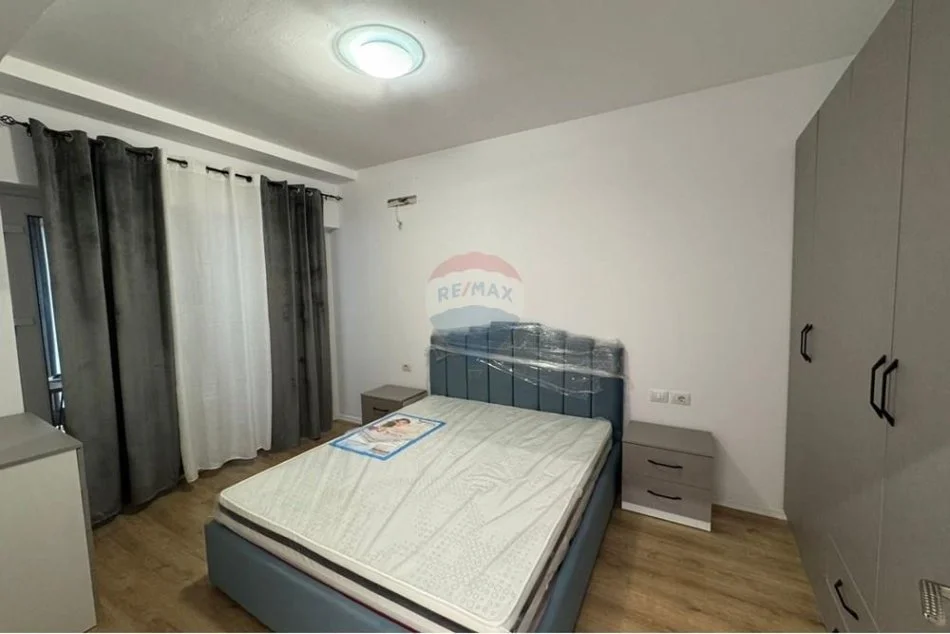Tirane, jepet me qera apartament 2+1+Ballkon Kati 3, 80 m² 550 € (Kodra e Diellit 2)
