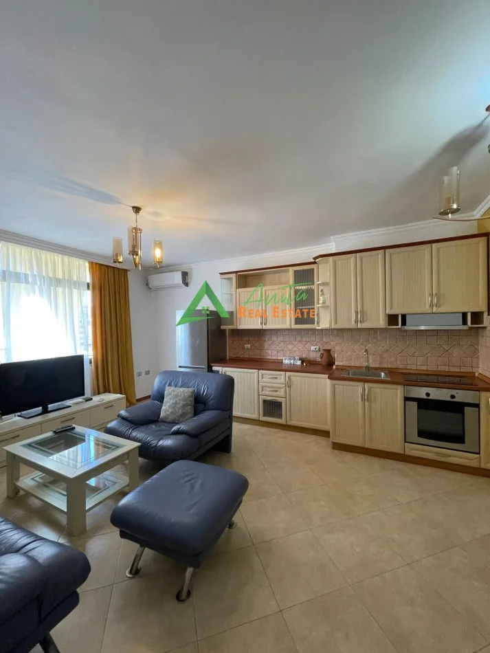 Tirane, jap me qera apartament 2+1 Kati 8, 78 m² 70 000 Leke (Qender, pas Piaces)