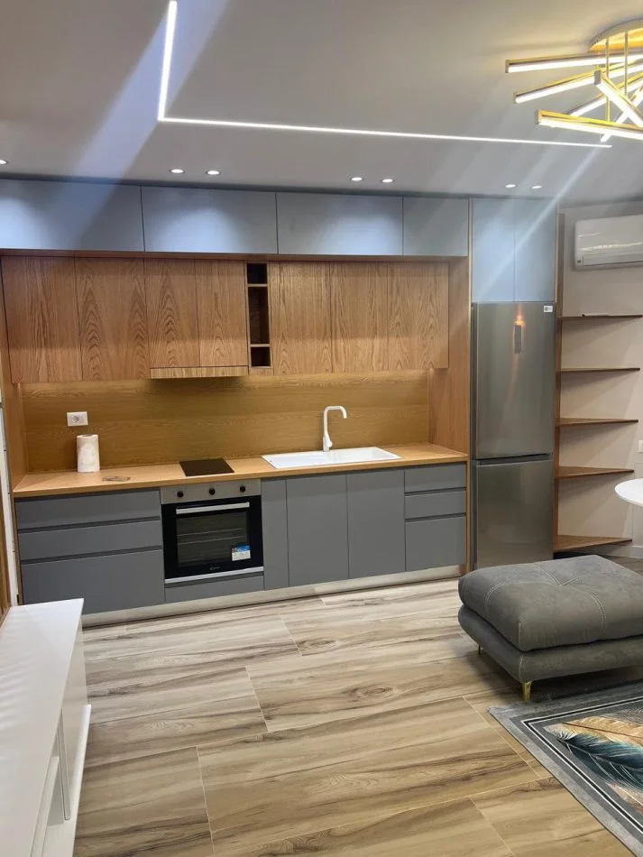 Tirane, jap me qera apartament 1+1+Ballkon Kati 5, 60 m² 650 € (Selvia, rruga e Dibres)