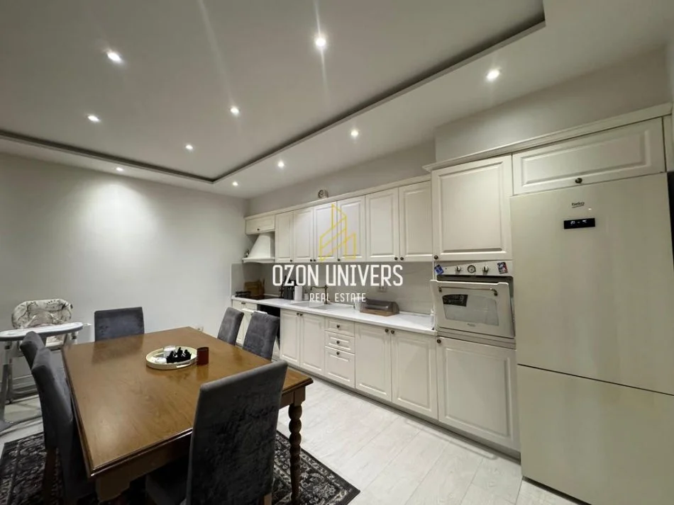 Tirane, jepet me qera apartament 2+1+Ballkon Kati 1, 120 m² 700 € (Rruga Peti, Liqeni i Thatë)