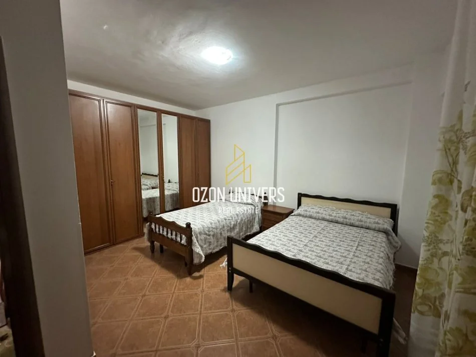 Tirane, jepet me qera apartament 2+1 Kati 10, 90 m² 650 €