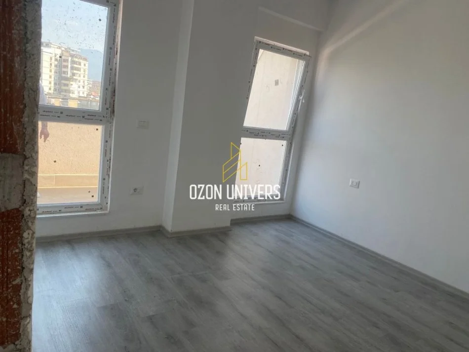Tirane, shitet apartament 1+1+Ballkon Kati 5, 60 m² 125.000 € (Kompleksi "Aura" , Rruga Dritan Hoxha)