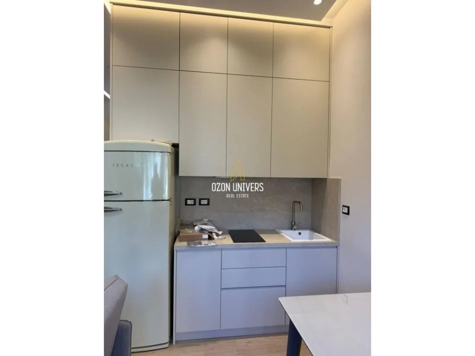 Tirane, jepet me qera apartament 1+1 Kati 1, 55 m² 700 €