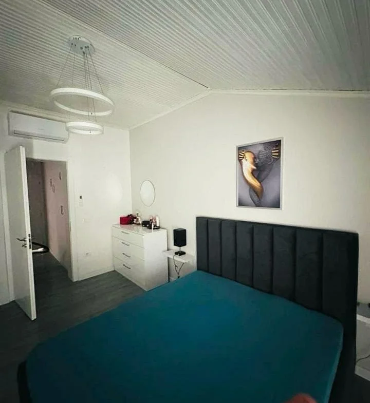Tirane, jepet me qera apartament 1+1+Ballkon Kati 3, 65 m² 500 € (Shkolla e Baletit, prane BKT)