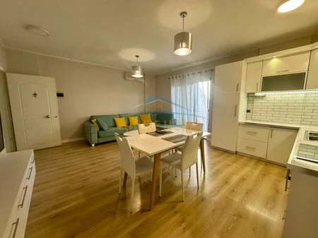 Tirane, jepet me qera apartament 1+1 Kati 2, 73 m² 600 € 