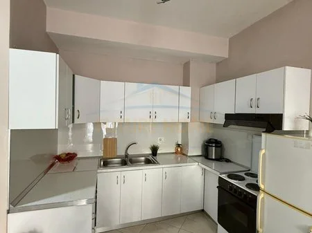 Tirane, jepet me qera apartament 1+1 Kati 5, 56 m² 490 € 