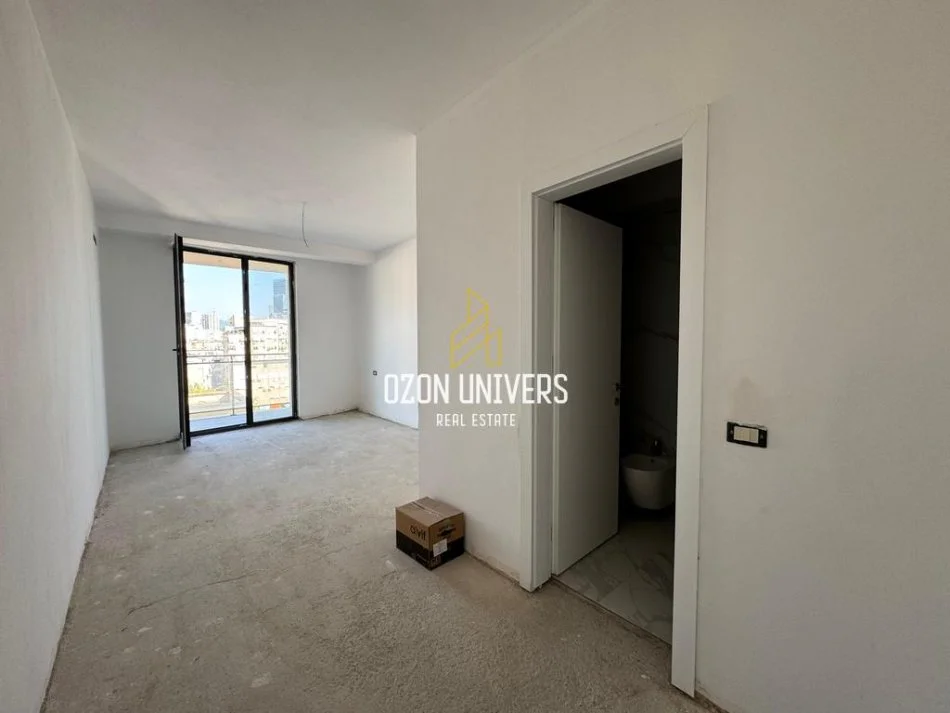 Tirane, jepet me qera apartament 3+1 Kati 5, 160 m² 1.500 € (Rruga Mine Peza)