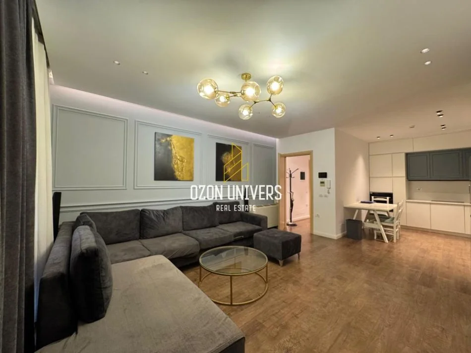 Tirane, jepet me qera apartament 2+1 Kati 5, 95 m² 700 € (Green City Rezidence)