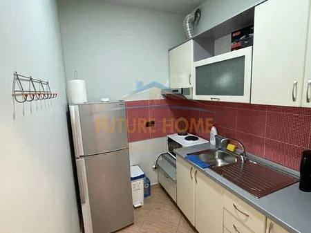 Tirane, jepet me qera ambjent biznesi Kati 4, 70 m² 700 € 
