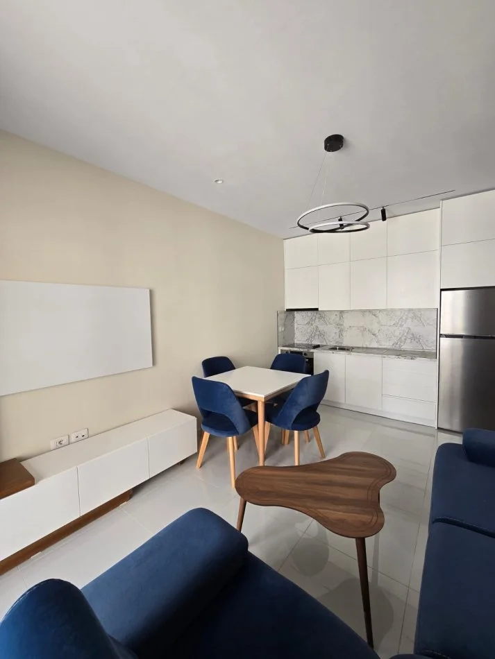 Apartament 1+1+parkim me qera tek univers City (450 Euro)