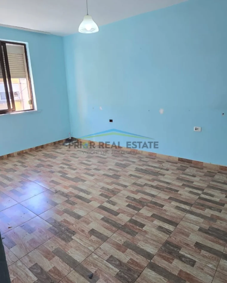 Tirane, shitet apartament 1+1 Kati 4, 59 m² 125.000 € (Rruga Kongresi i Lushnjes)