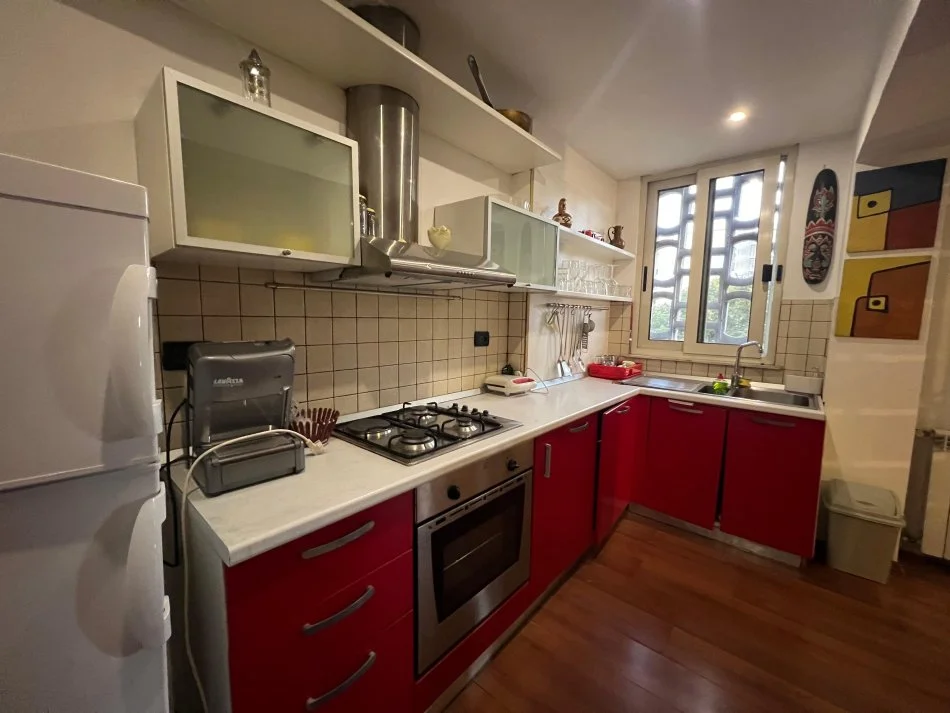 jepet me qera apartament 1+1 Kati 3, 78 m² 700 € (PIAZZA, QENDER)