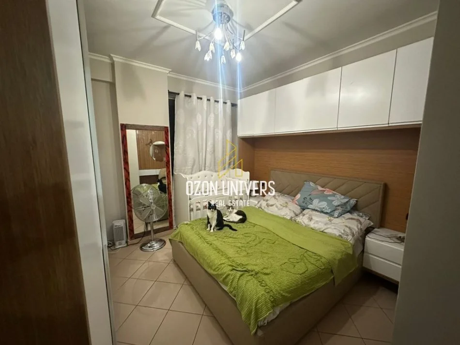 Shqiperi, jepet me qera apartament 2+1 Kati 2, 82 m² 700 € (kodra e diellit)