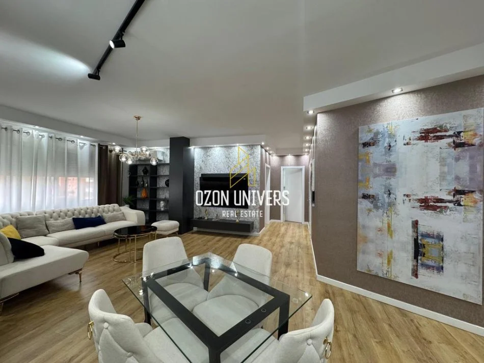 Tirane, jepet me qera apartament 2+1 Kati 2, 140 m² 750 € (kopshti botanik)