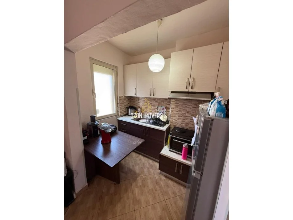 Tirane, shitet apartament 1+1+Ballkon Kati 4, 85.000 € (Apartament 1+1 me Ballkon në shitje, Laprakë)