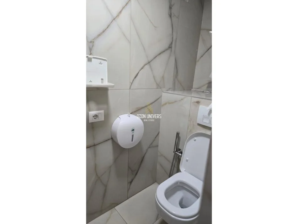 Tirane, jepet me qera ambjent biznesi Kati 0, 60 m² 450 € (Bulevardi Bajram Curri)