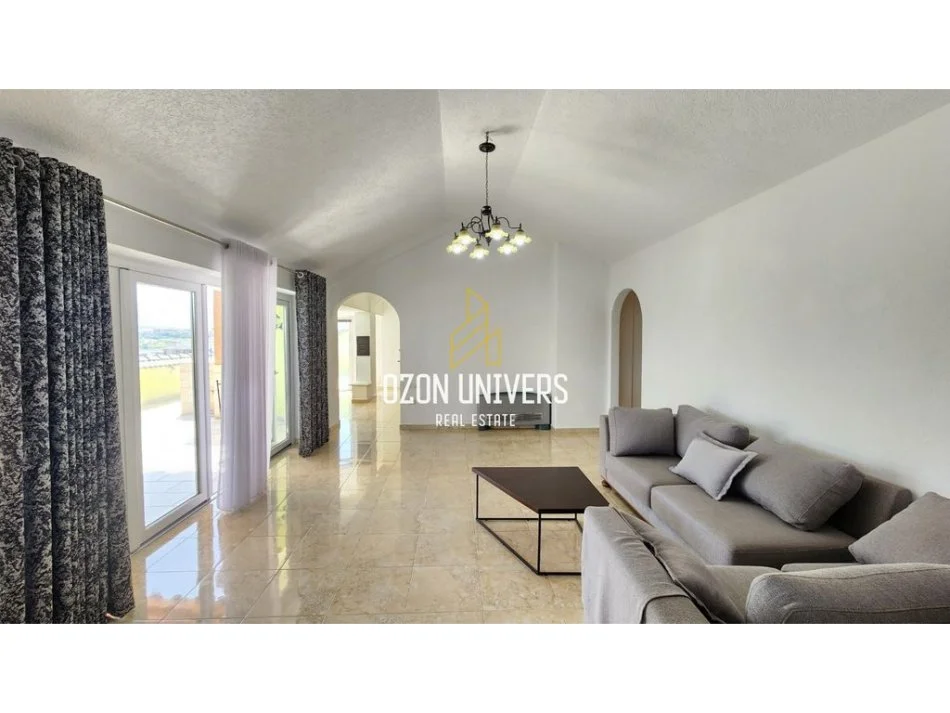 Tirane, jepet me qera apartament+verande | Penthouse 3+1+Ballkon Kati 6, 356 m² 1.500 € (Liqeni i Thatë)