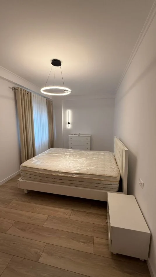 Tirane, jepet me qera apartament 2+1+Ballkon Kati 2, 85 m² 800 € (Kodra e Diellit)