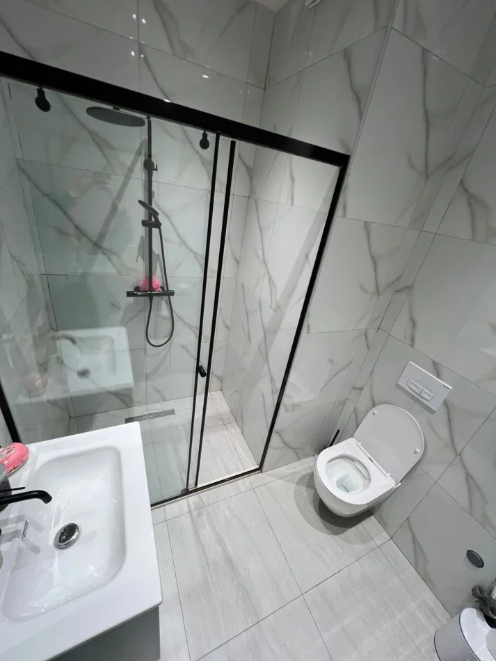 Tirane, shitet garsoniere 1+1 Kati 1, 29 m² 65.000 € (tek Kompleksi Mangalem)