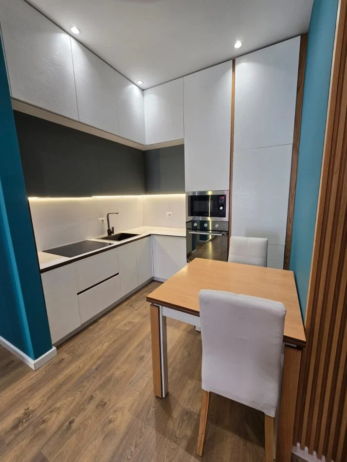 Tirane, jepet me qera apartament 1+1 , 72 m² 850 €