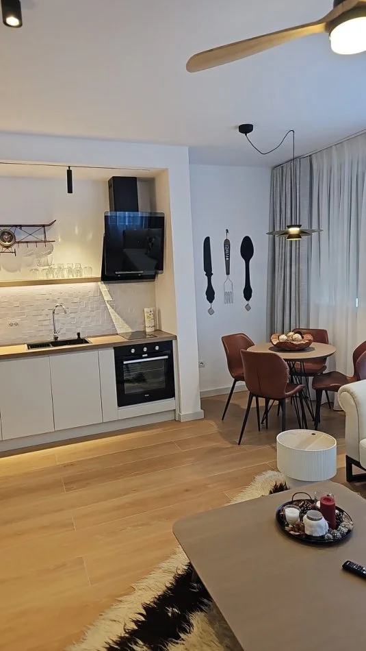 Pogradec, shitet apartament 1+1+Ballkon Kati 1, 62 m² 94.000 € (Tushemisht)