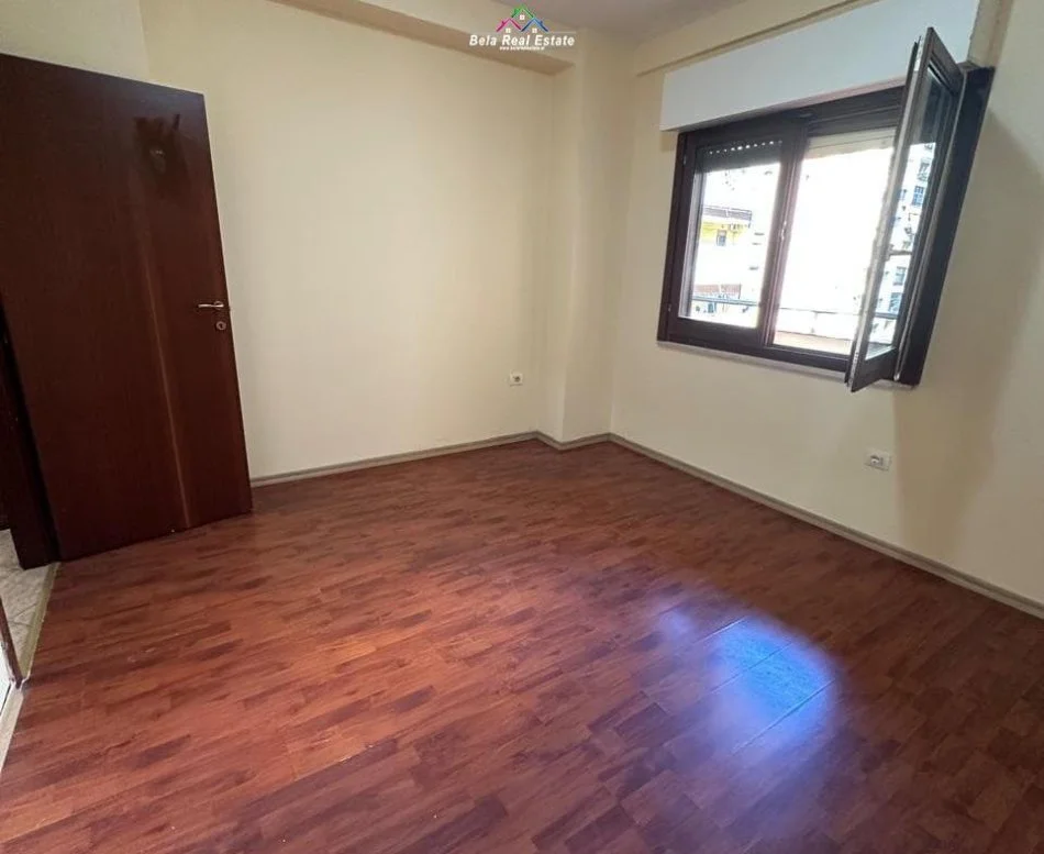 Shqiperi, jepet me qera zyre Kati 4, 118 m² 650 € (Rruga Medar Shtylla)