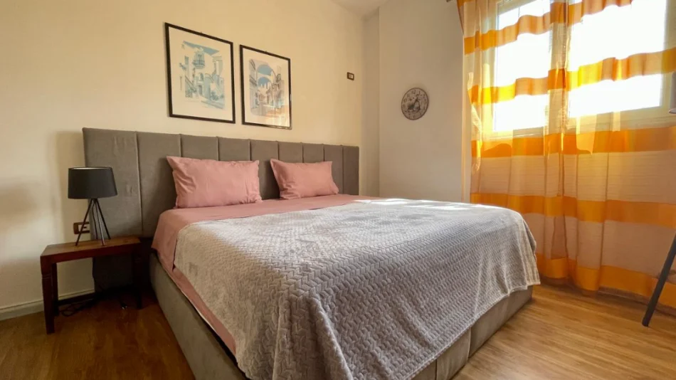 Tirane, jepet me qera apartament 1+1 , 75 m² 700 € 