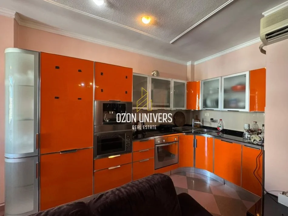 Tirane, jepet me qera apartament 2+1+Ballkon Kati 8, 95 m² 750 € (Bllok Tirana, Albania)