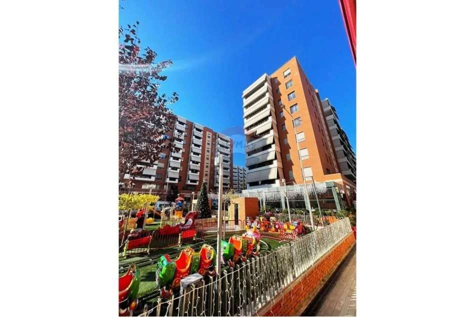 Tirane, jepet me qera apartament 1+1 , 72 m² 1.000 €