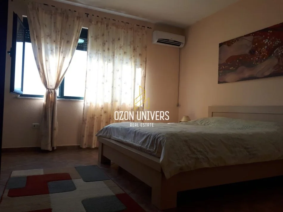 Tirane, jepet me qera apartament 1+1+Ballkon Kati 9, 65 m² 600 € (Sheshi Willson)