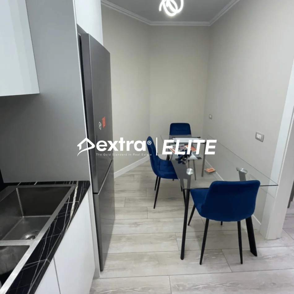 Tirane, jepet me qera apartament 1+1+Ballkon Kati 4, 75 m² 900 € (Rruga e Kosovareve)