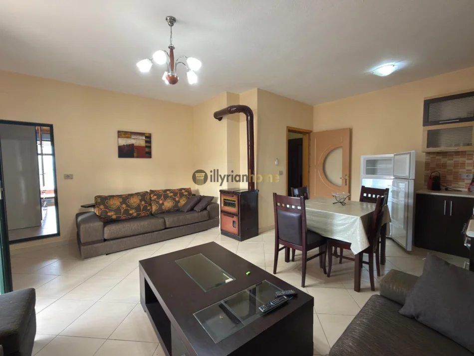 Pogradec, shitet apartament 2+1+Ballkon Kati 8, 86 m² 95.040 € (Pranë liqenit, Pogradec)