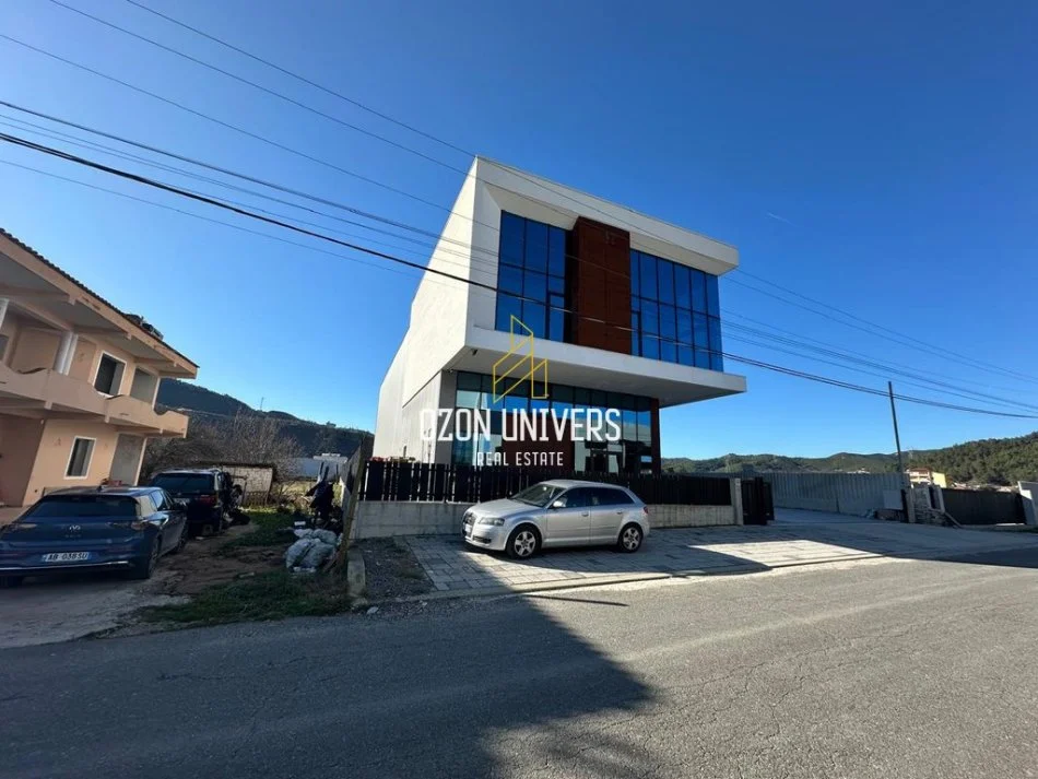 Tirane, shitet ambjent biznesi , 1600 m² 1.340.000 € (Vaqarr)