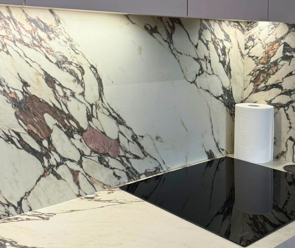 Tirane, jepet me qera apartament 1+1 Kati 13, 1.200 € (Rr. Mine Peza)