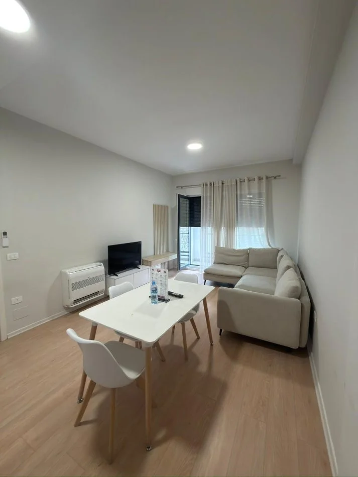 Tirane, shitet apartament 2+1+Ballkon Kati 3, 94 m² 235.000 € (Kompleksi Kontakt)