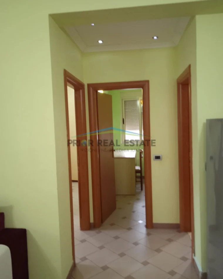 Tirane, jepet me qera apartament 1+1 Kati 2, 60 m² 600 € (Rruga e Bogdanëve)