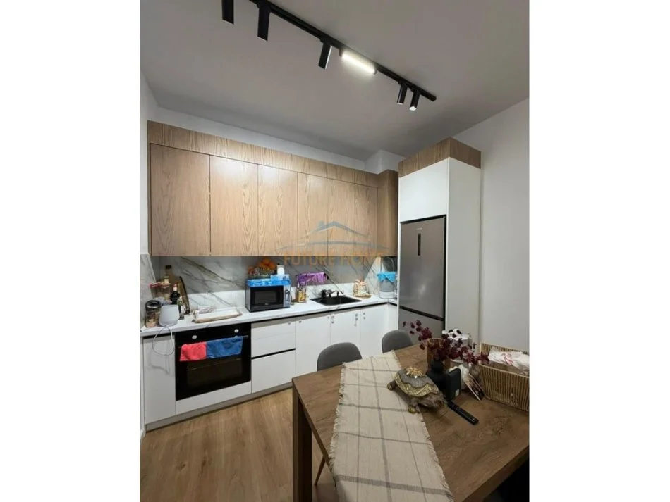 Tirane, shitet apartament 1+1 Kati 7, 53 m² 105.000 € (Ali Dem, Rezidenca Kaimi , Tirane.)