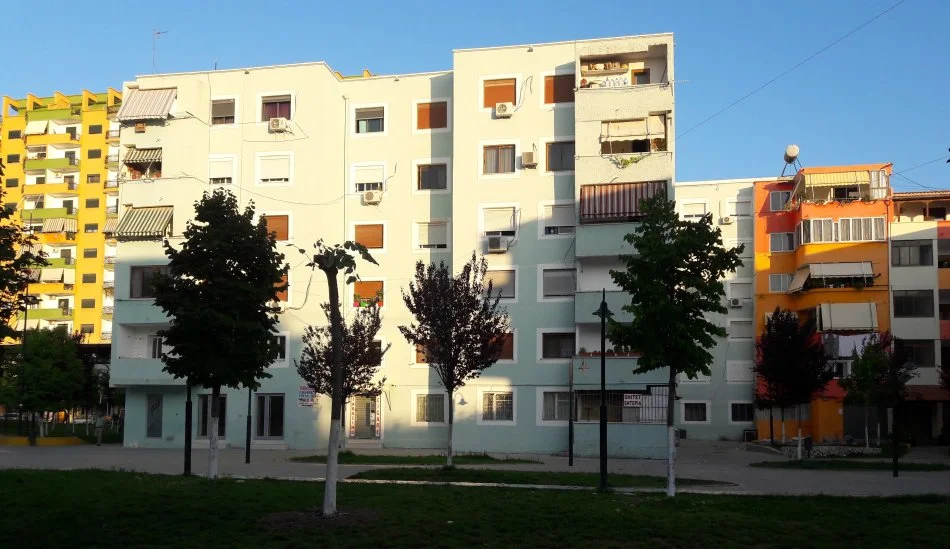 Në Parkun Qendror të Fierit, prona shitet për biznes