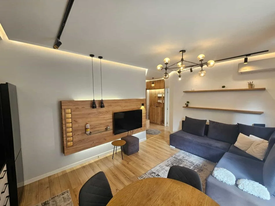 Tirane, jepet me qera apartament 1+1 Kati 2, 65 m² 520 € (Rruga Eduart Mano)